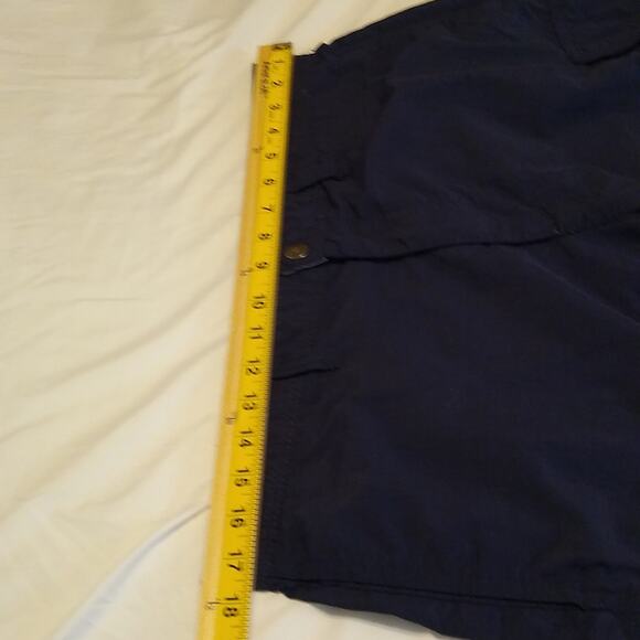 Kohls Men's size 34 navy blue Cargo shorts. - Picture 7 of 9